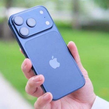 Công dụng bí ẩn của chiếc lỗ nhỏ trên cụm camera iPhone